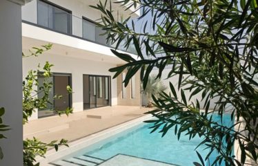 SOMONE : Villa contemporaine neuve de 5 chambres avec piscine à vendre