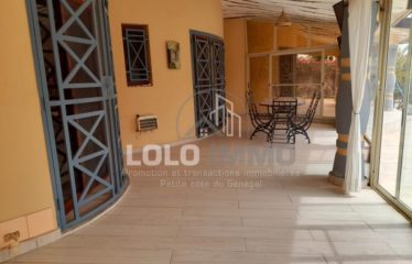 SOMONE : Villa 5 chambres avec piscine bord de la lagune à vendre