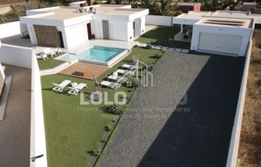 SOMONE : Villa standing au concept innovant avec piscine à vendre