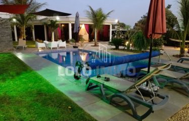 SOMONE : Villa contemporaine plain-pied 3 chambres avec piscine à vendre