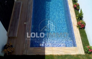 SOMONE : Villa contemporaine 4 chambres avec piscine à vendre