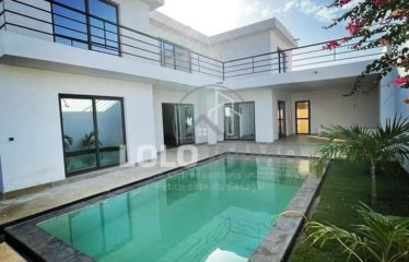SOMONE : Villa r+1 contemporaine 3 chambres avec piscine à vendre