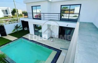 SOMONE : Villa r+1 contemporaine 3 chambres avec piscine à vendre