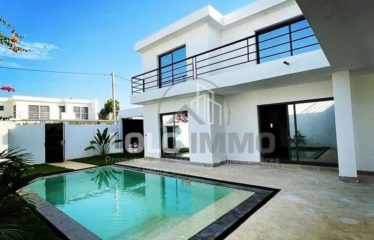 SOMONE : Villa r+1 contemporaine 3 chambres avec piscine à vendre