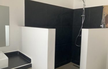 SALY : Belle villa moderne avec piscine proche mer à vendre