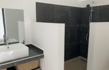 SALY : Belle villa moderne avec piscine proche mer à vendre