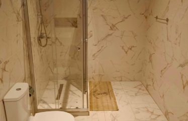 SALY : Villa contemporaine de 5 chambres avec piscine à louer à Saly Niakhakhal