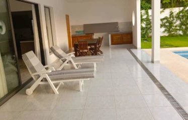 SALY : Villa contemporaine de 5 chambres avec piscine à louer à Saly Niakhakhal