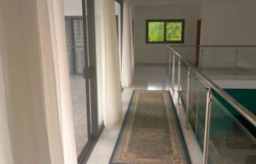 SALY : Villa contemporaine de 5 chambres avec piscine à louer à Saly Niakhakhal