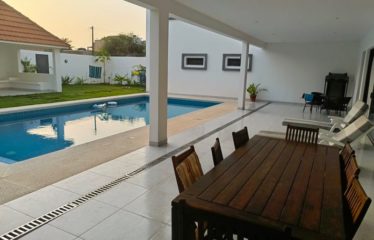 SALY : Villa contemporaine de 5 chambres avec piscine à louer à Saly Niakhakhal
