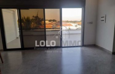 NGUERIGNE : Villa contemporaine R+1 avec piscine à vendre