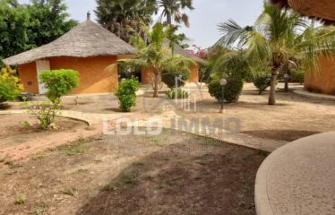 SALY : Lot de 5 bungalows et une case privative sur un terrain de 1 904 m2 à vendre
