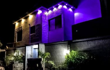 SALY : Villa 5 chambres avec piscine à louer