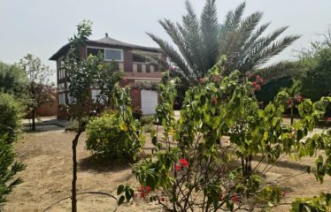 MBODIENNE : Villa et sa dépendance sur une parcelle de 1600m2 à vendre