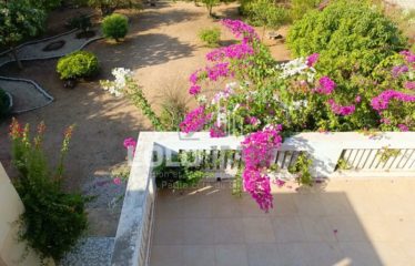 NDAYANE : Originale propriété composée de 2 villas jumelées face à l’océan à vendre