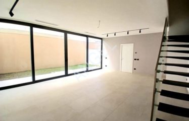 DAKAR ALMADIES : Duplex avec jardin à louer