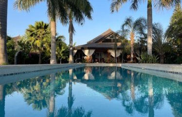 NIANING : Sublime villa de 4 chambres avec piscine en résidence à vendre