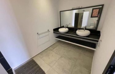 SINTHIANE : Villa 4 chambres et son studio avec piscine à louer
