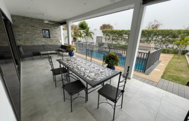 SINTHIANE : Villa 4 chambres et son studio avec piscine à louer