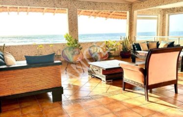 DAKAR NGOR : Très belle villa au Virage Pied dans l’eau avec piscine et vue sur mer