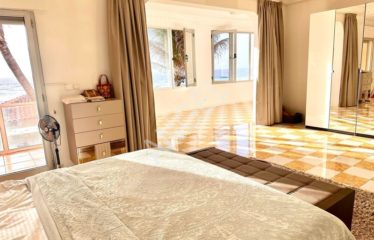 DAKAR NGOR : Très belle villa au Virage Pied dans l’eau avec piscine et vue sur mer