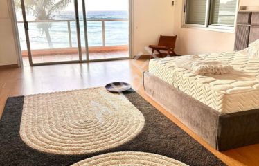 DAKAR NGOR : Très belle villa au Virage Pied dans l’eau avec piscine et vue sur mer