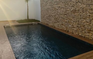 NGUERIGNE : Villa neuve contemporaine de 3 chambres avec piscine à vendre