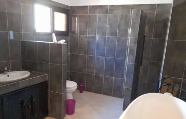 NGUERIGNE : Villa 3 chambres avec piscine à louer