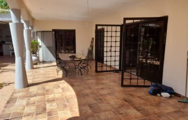 NGUERIGNE : Villa 3 chambres avec piscine à louer