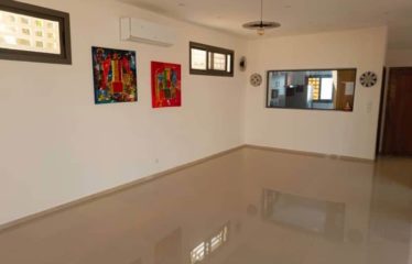 NGAPAROU : Belle villa neuve contemporaine de 4 chambres avec piscine à vendre
