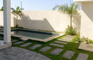 NGAPAROU : Belle villa neuve contemporaine de 4 chambres avec piscine à vendre