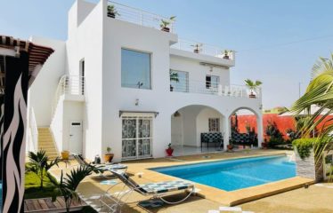 WARANG : Villa 5 chambres avec piscine à vendre