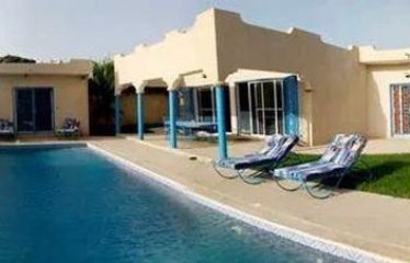 WARANG : Villa à vendre proche de la mer