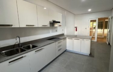 DAKAR POINT-E : Appartement F4 a louer