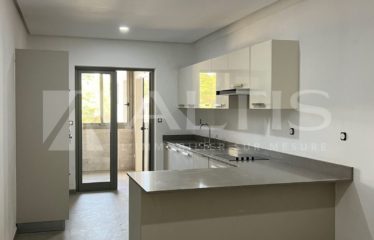 DAKAR POINT-E : Appartement F4 a louer