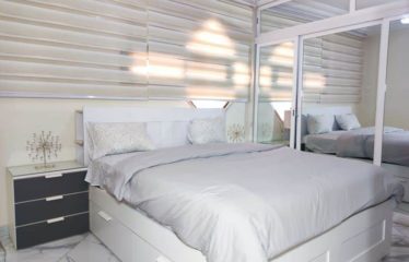 DAKAR LIBERTÉ 6 : Appartement 2 chambres salon luxueux-liberté 6 en face numéro Uno