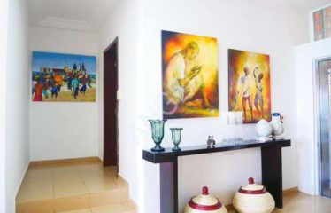 DAKAR NGOR : Très belle villa au Virage Pied dans l’eau avec piscine et vue sur mer