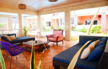 DAKAR NGOR : Très belle villa au Virage Pied dans l’eau avec piscine et vue sur mer