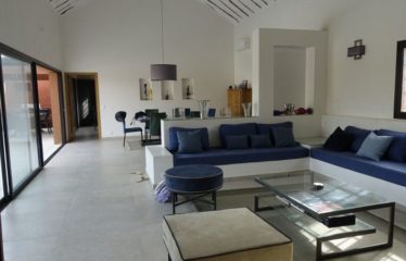 NGAPAROU : Magnifique propriété avec piscine en résidence à vendre