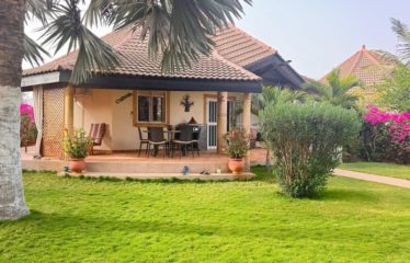 SALY : Belle villa en résidence pied dans l’eau – titre foncier