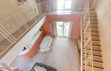 SALY : Villa pied dans l’eau à vendre en résidence