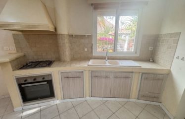 SALY : Villa pied dans l’eau à vendre en résidence
