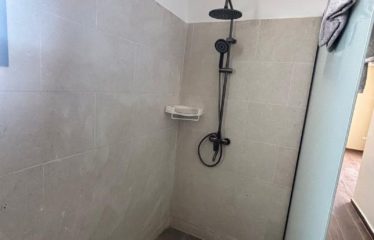 SOMONE Villa contemporaine avec piscine à vendre