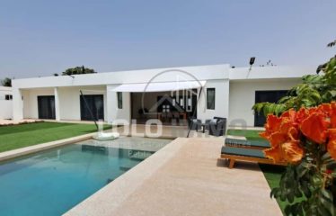 SALY : Villa contemporaine (bail) 3 chambres avec piscine à vendre