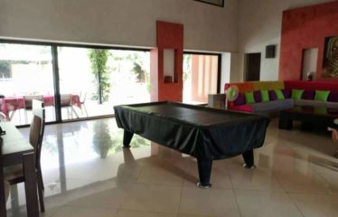 NGUÉRIGNE : Villa de 4 chambres plus 2 studios indépendants avec piscine à louer