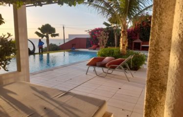 NGAPAROU : Villa pieds dans l’eau 5 chambres avec piscine à vendre