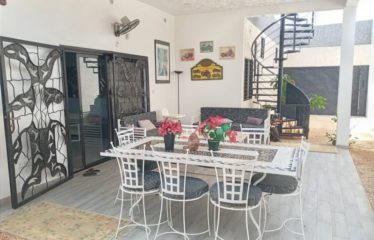 NGAPAROU : Villa avec piscine à louer en quartier résidentiel