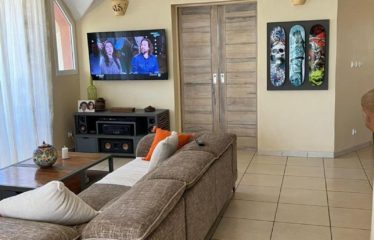 SALY : Beau duplex à louer avec vue imprenable sur l’océan
