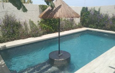 NGAPAROU : Agréable villa avec piscine dans un quartier résidentiel à vendre
