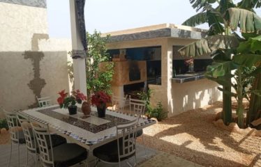 NGAPAROU : Agréable villa avec piscine dans un quartier résidentiel à vendre